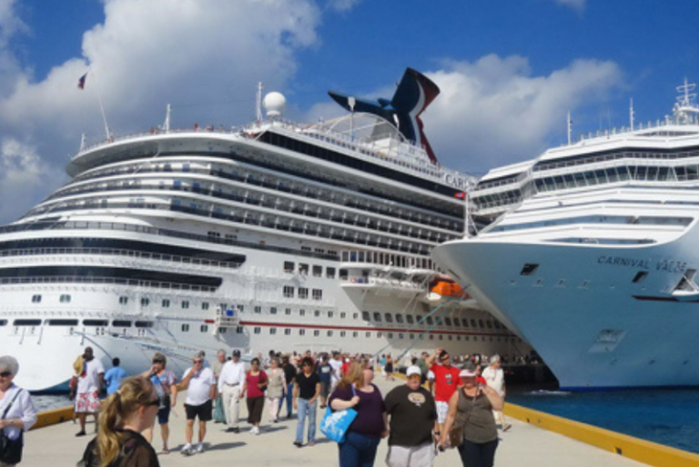 Cruceros podrán desembarcar en México aún con casos de COVID-19