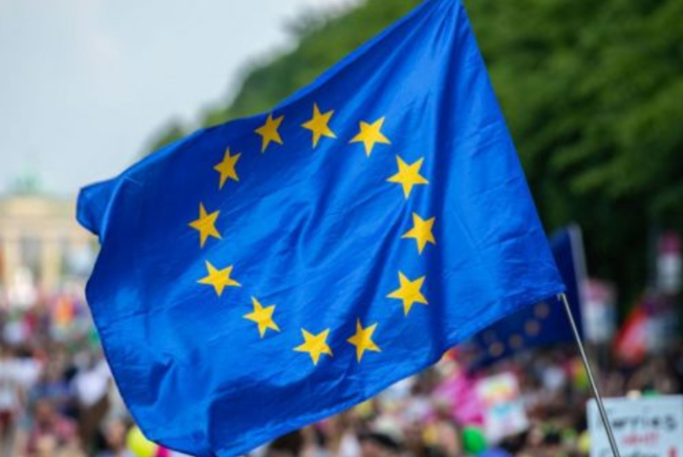 UE acuerda iniciar proceso de adhesión de Ucrania, Moldavia y Georgia