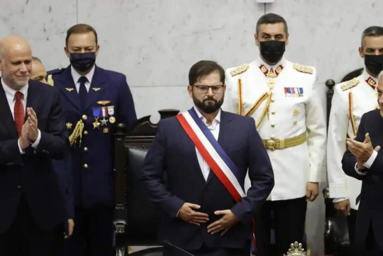 Gabriel Boric, de 36 años de edad, asume la presidencia de Chile