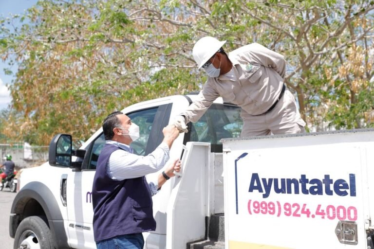 Supervisan rehabilitación de parque y avenida 77 de Tixcacal Opichén