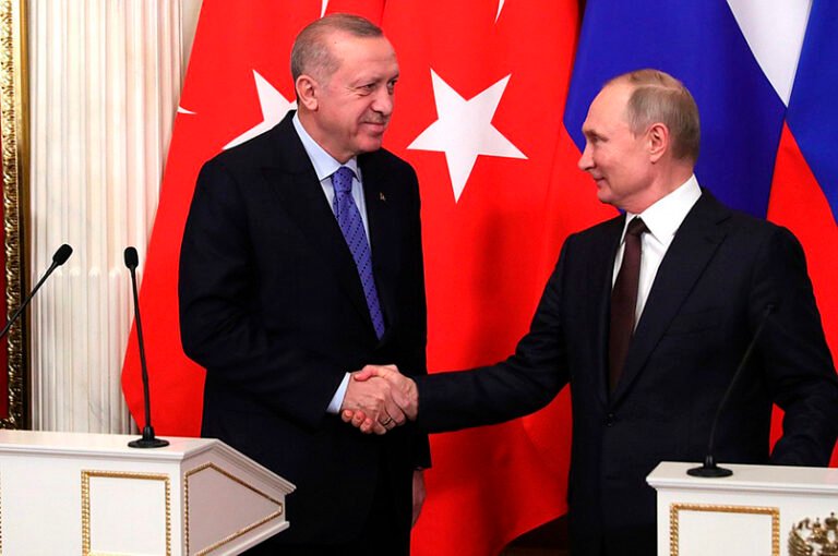 Tayyop Erdogan propone una cumbre entre los presidentes Putin y Zelenski en Turquía