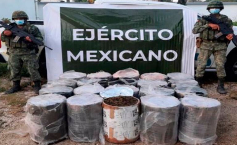 Aseguran camioneta de la Sesa con un cargamento de mariguana,al sur de Quintana Roo