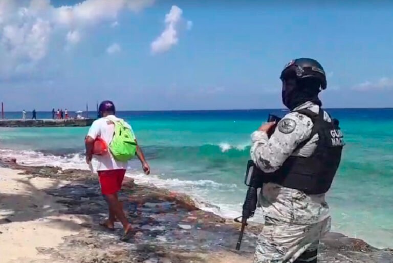 Encuentran cuerpo que flotaba en la zona costera norte de Cozumel