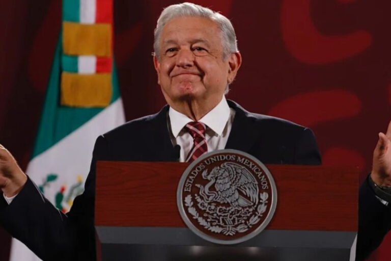 AMLO defiende a youtubers de la mañanera “tratados como paleros”