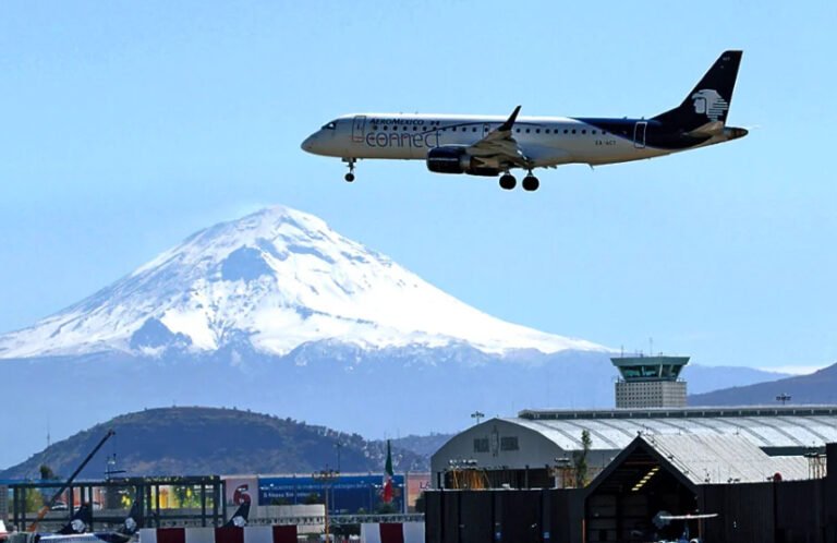 Gobierno de México niega riesgos en aeropuertos capitalinos pese a alertas