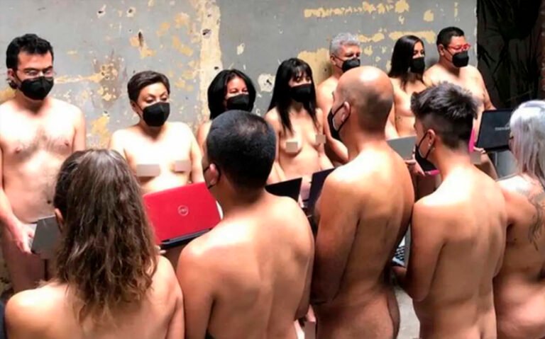 Spencer Tunick realiza sesión masiva en México, el fotógrafo dirigió desde Nueva York