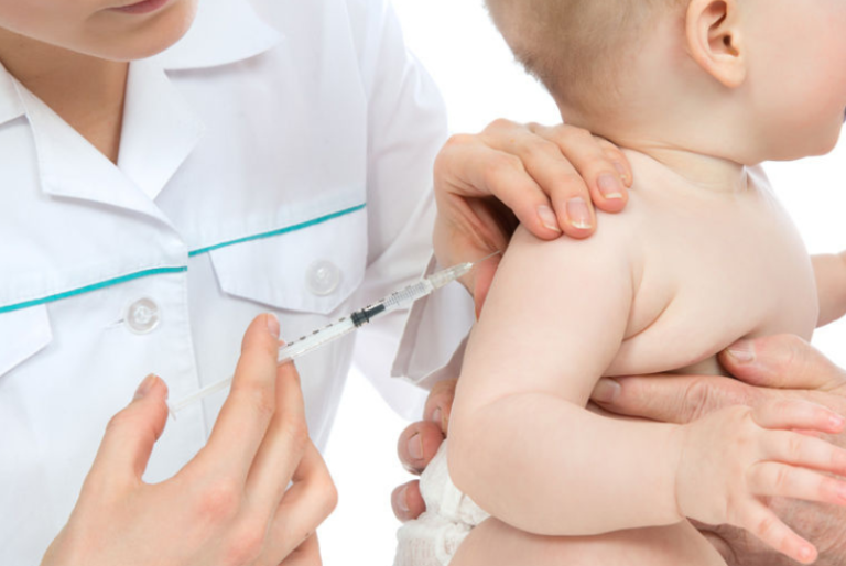 EU autoriza vacunas COVID-19 de Pfizer y Moderna para bebés y niños