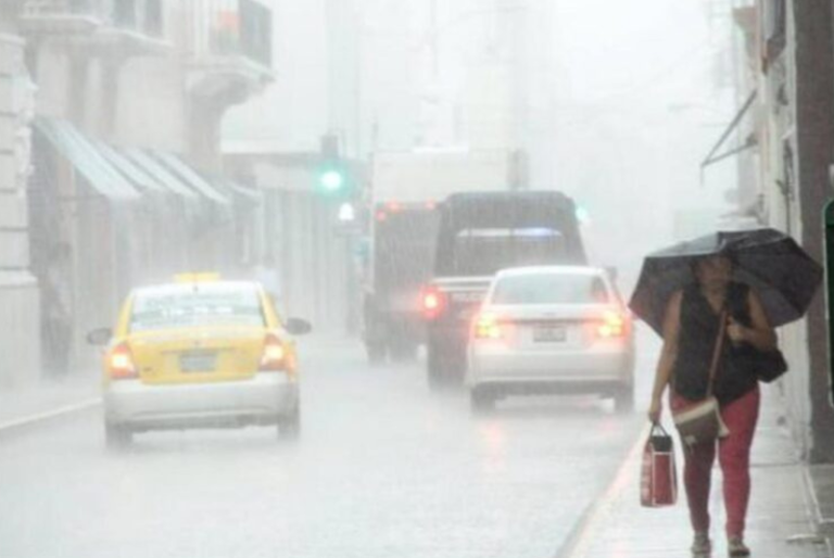Onda Tropical recorrerá la Península de Yucatán dejando fuertes tormentas