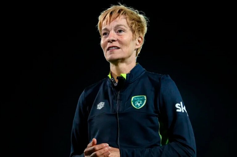 Entrenadora de la selección de Irlanda femenil revela que fue violada cuando era jugadora