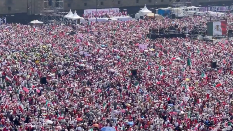 AMLO llama “alcahuetes” a los asistentes de la “Marcha por la democracia”