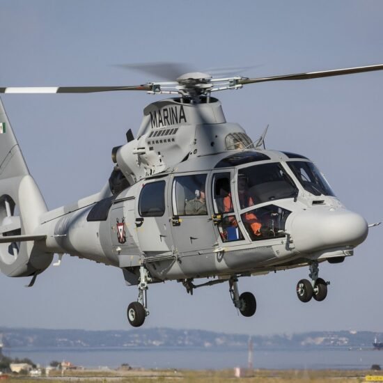 Se desploma helicóptero de la Semar